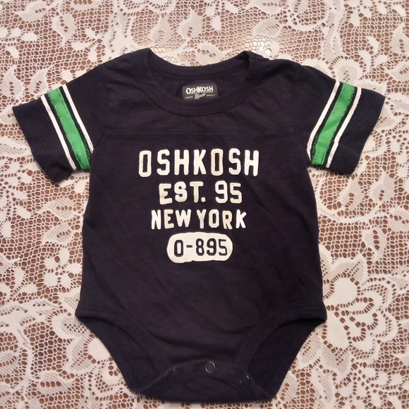 Oshkosh onsie 9m - Picture 1 of 3